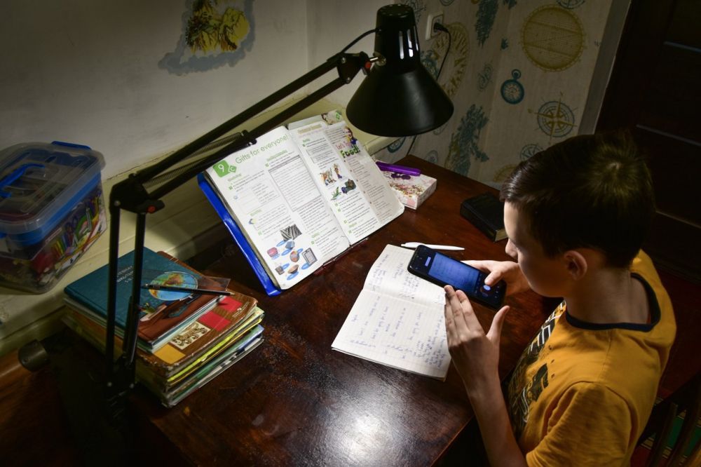 Порядка трёх тысяч школьников в Крыму обучаются дома