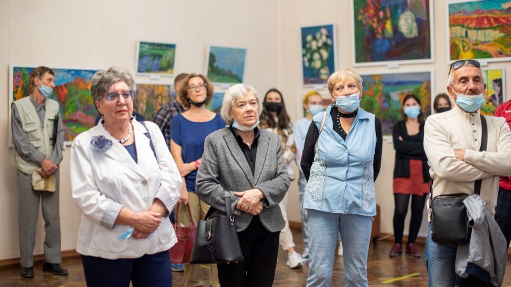 Выставка работ художника Николая Глущенко представлена в Симферопольском художественном музее
