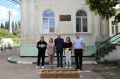 В Крыму общественники подарили детям вкусные подарки