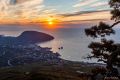 В соцсети появились 5 фото восхода солнца на Южном берегу Крыма в сентябре