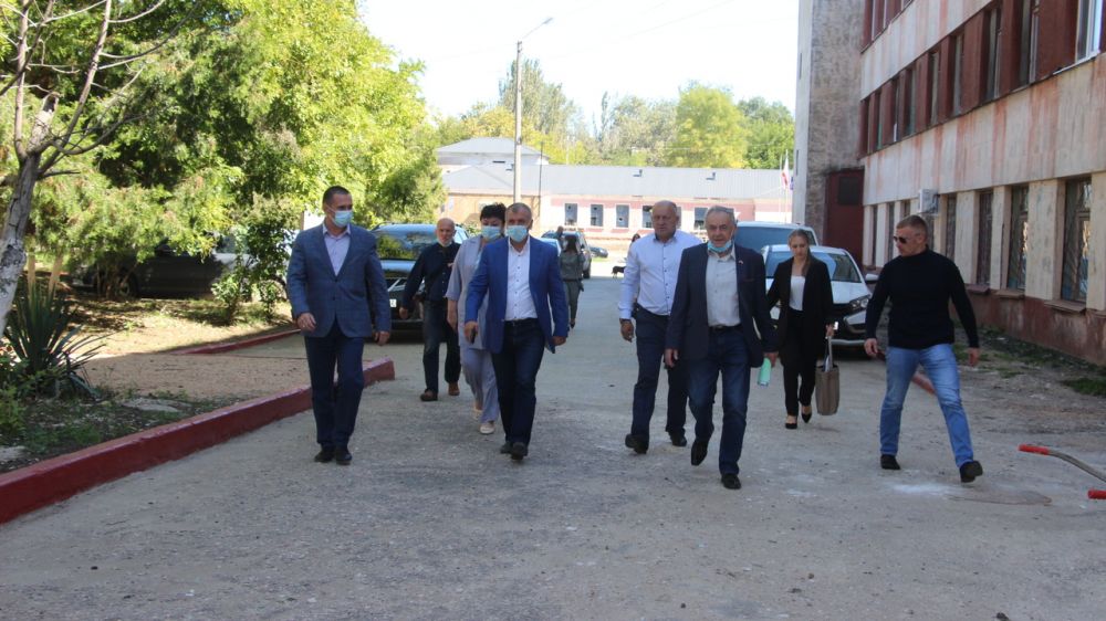 Председатель Госсовета Республики Крым Владимир КОНСТАНТИНОВ посетил ряд социально-важных объектов города