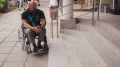 Атлет-инвалид вместе с «Новыми людьми» проверил безбарьерную среду в городах Крыма