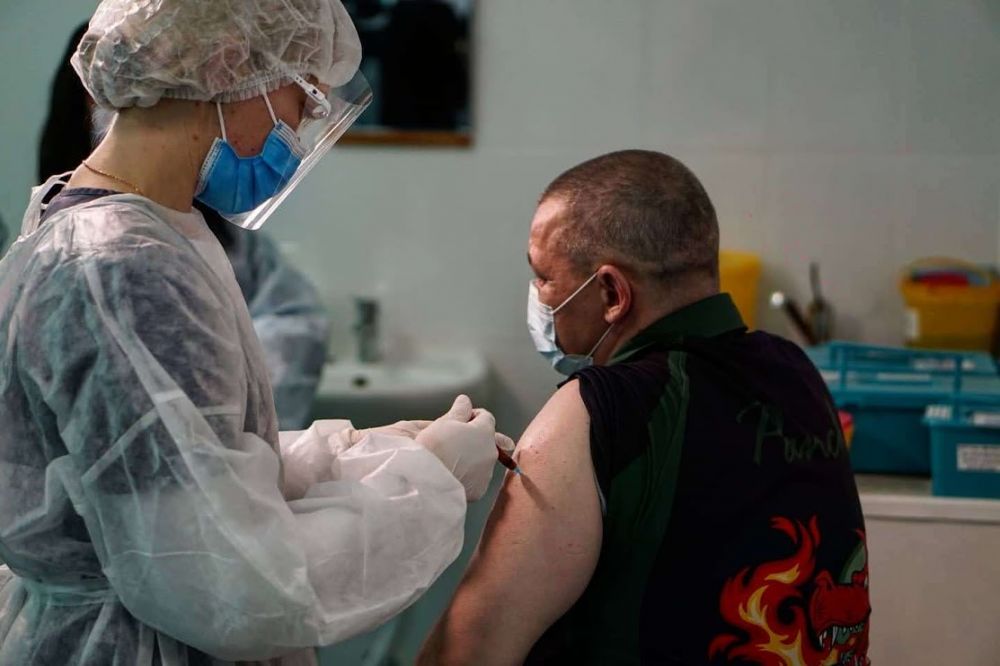 Крымчане смогут привиться от коронавируса и гриппа на избирательных участках