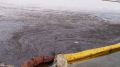 В Темрюкском порту в море вылился мазут: работают спасатели