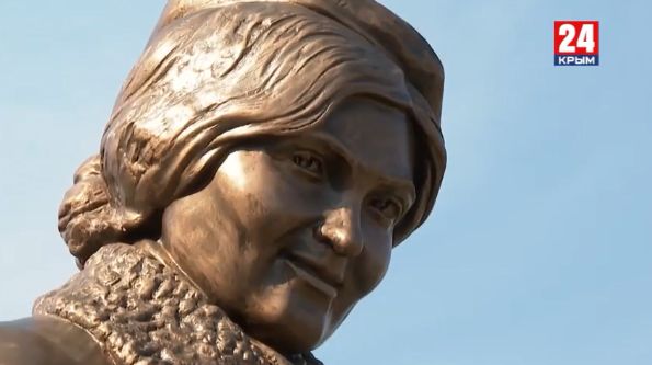 В Симферополе открыли памятник разведчице Алиме Абденнановой