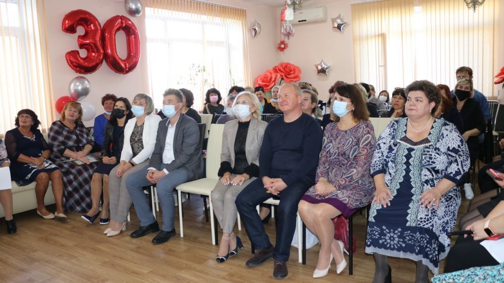 Комплексный центр социального обслуживания граждан пожилого возраста и инвалидов г. Феодосии отметил свой 30 - летний юбилей