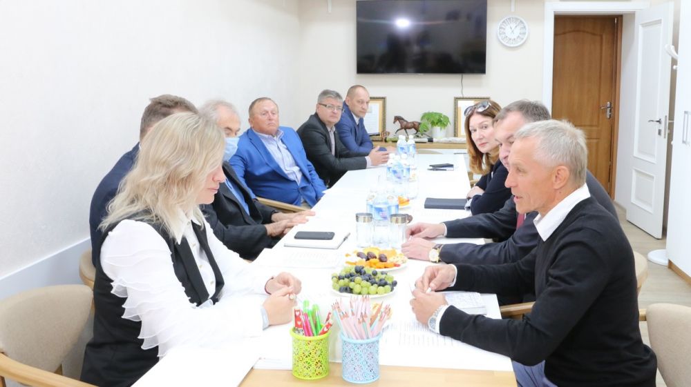 Глава Минспорта Крыма провела рабочую встречу с министром молодежи, спорта и туризма ДНР