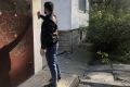 В Симферополе полицейские совместно с волонтерами провели рейд по уничтожению надписей уличной наркорекламы