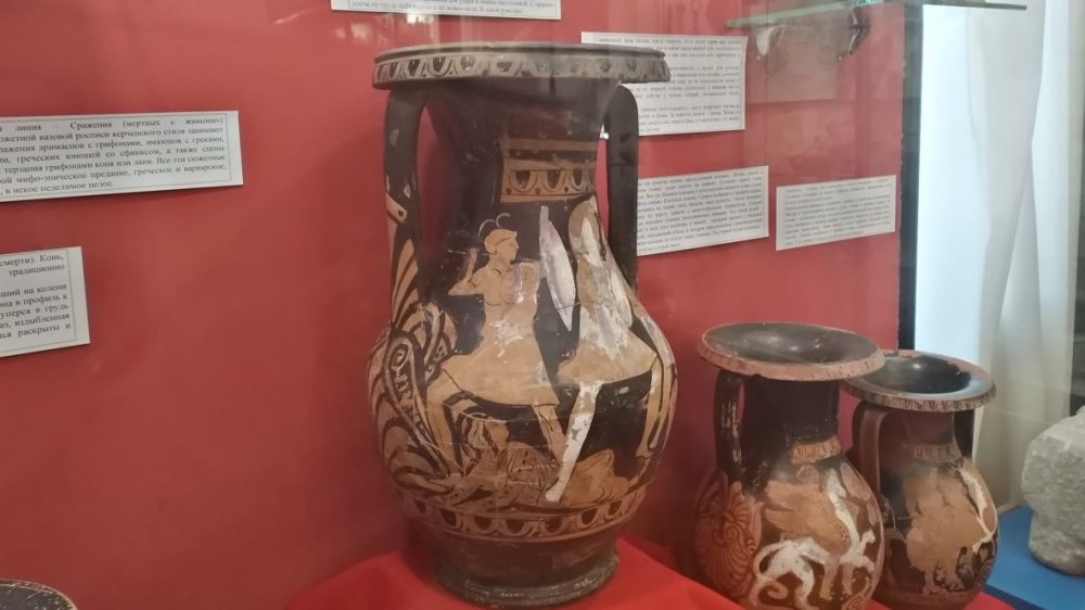 В Керчи представлена выставка из цикла «Музейные древности»