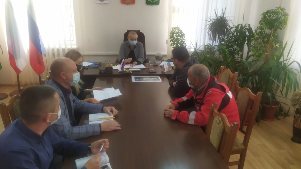 Елена Крестьянинова провела рабочее совещание с представителями подрядной организации ООО «Крым - Магистраль» и технического надзора ФАУ «РосКапСтрой»
