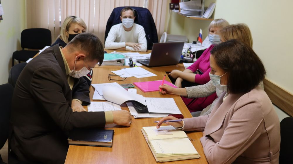 Евгений Радионов провел рабочее совещание по вопросу погашения задолженности по арендной плате МУП «Сакский райкоммунхоз» перед бюджетом Сакского района
