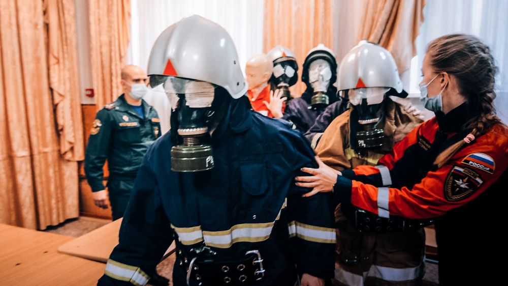 Симферопольские школьники учились спасать жизни