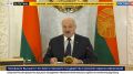 Лукашенко поздравил крымчан с Днем народного единства