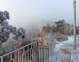 Крымские горы окутал первый снег — фото