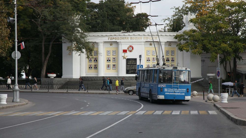 Троллейбусное управление в Севастополе обесточат за долги предприятия