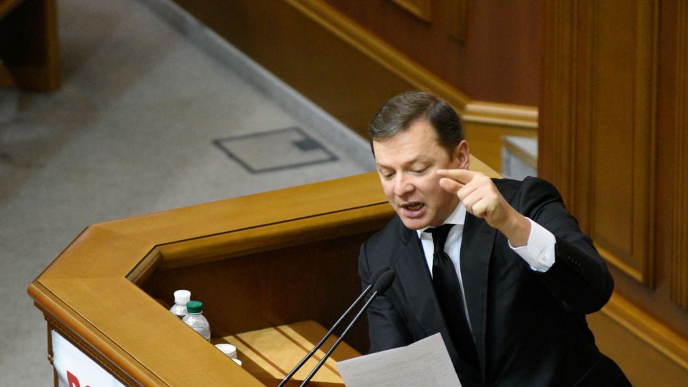 На Украине заявили о планах Зеленского ввести военное положение