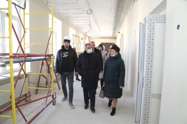 Спикер парламента посетил общеобразовательные учреждения Раздольненского района
