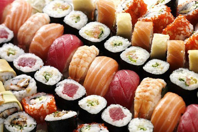 Причины столь огромной популярности таких блюд, как роллы и суши