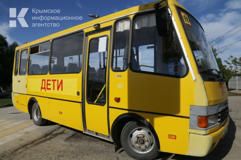 Глава Крыма передал муниципалитетам ключи от новых 53 автобусов