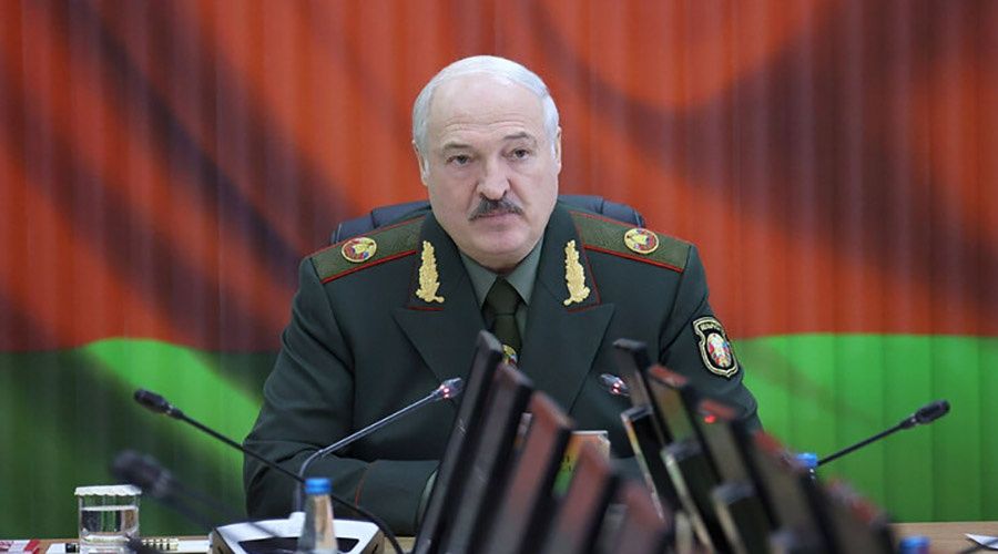 Лукашенко потребовал предъявить доказательства готовящегося нападения России на Украину