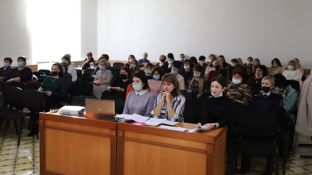 Комиссией по делам несовершеннолетних и защите их прав в Бахчисарайском районе проведен круглый стол с органами и учреждениями системы профилактики