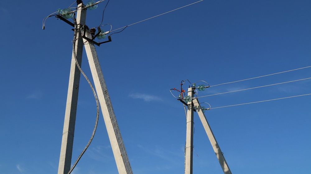 Циклон оставил в Крыму без электроснабжения больше 12 тысяч абонентов