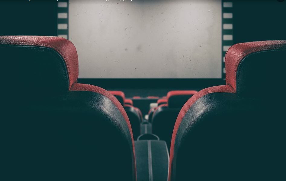 Власти Крыма расширили наполняемость в театрах и кинотеатрах до 70%