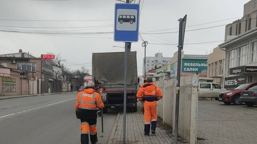 В Симферополе установили 29 новых дорожных знаков