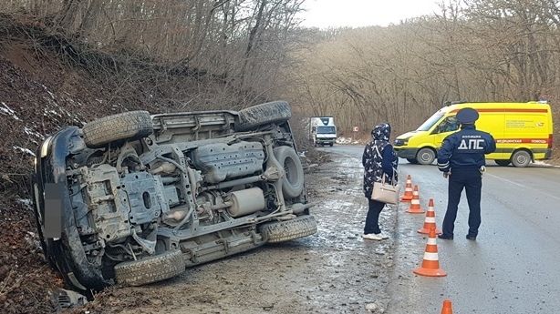 На автодороге между селами Переваловка и Грушевка произошло ДТП