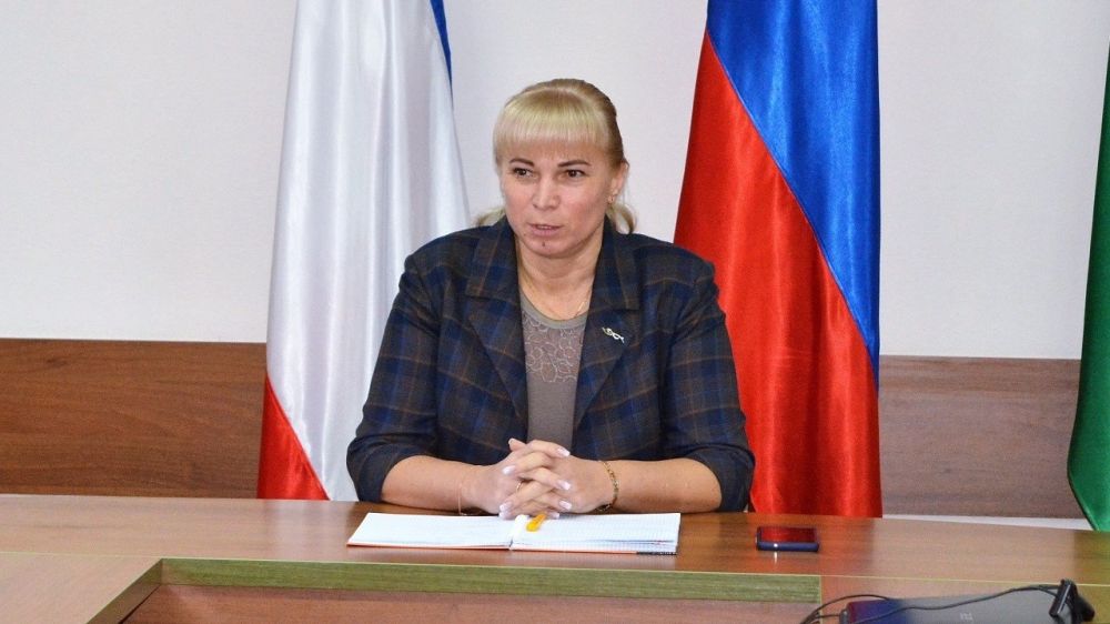 Елена Крестьянинова провела аппаратное совещание с руководителями структурных подразделений Администрации района