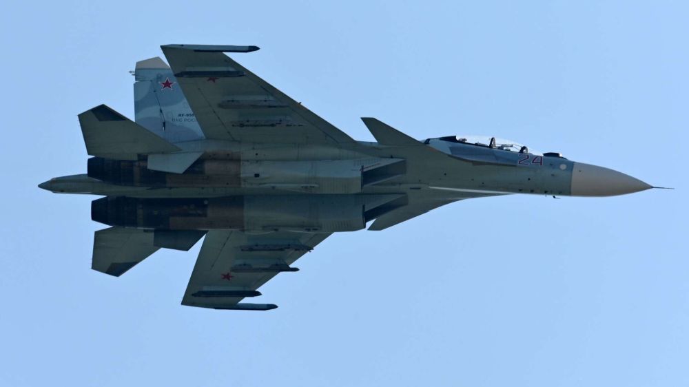 Истребители РФ "оттеснили" самолеты ВВС Франции в Черном море