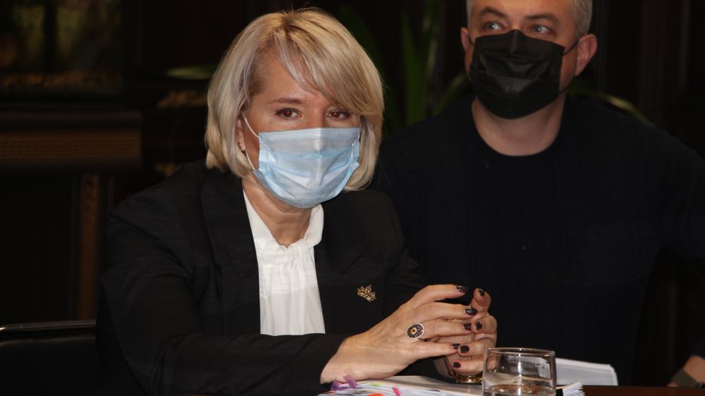Руководитель крымского Роспотребнадзора Наталья Пеньковская провела в Керчи заседание оперативного штаба по вопросу предупреждения распространения новой коронавирусной инфекции