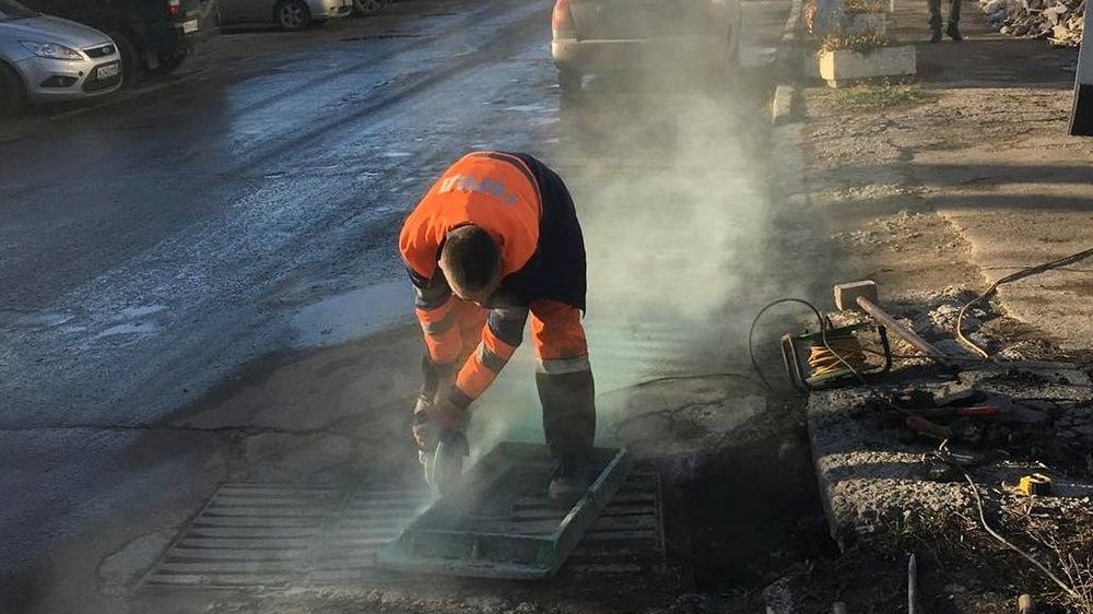 Мбу городское хозяйство кирова 56 сотрудники. Работа мбу город. Комбинат зеленого хозяйства магадан. Мбу городское хозяйство кирова 56 сотрудники. Мбу городское хозяйство.