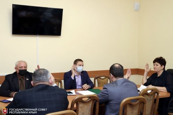 Крымский парламент поддержал ряд проектов постановлений