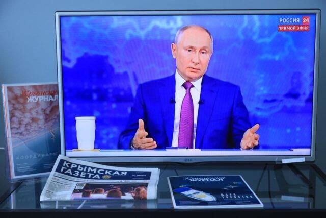 Путин рассказал, как уговаривал Порошенко не начинать войну на Донбассе