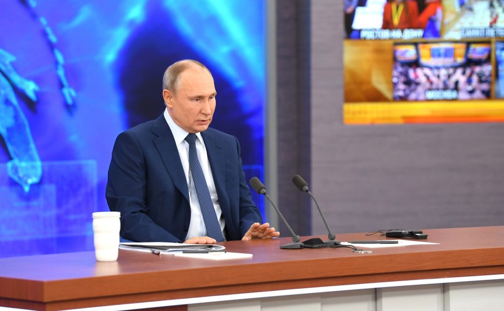 Путин призвал достичь коллективного иммунитета весной