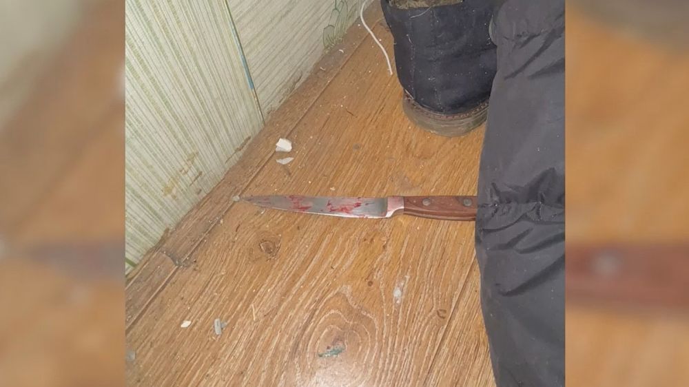 В Ялте следователь спас своего соседа от напавшего на него с ножом собутыльника