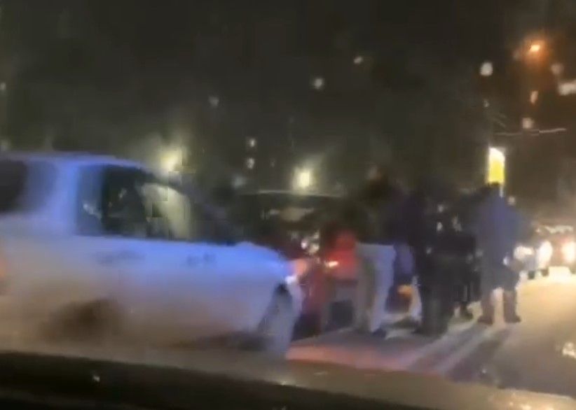 новости крыма 14 января. авария кировский район крым. дтп село журавки крым кировский район. в крыму перевернулся автобус. новости крыма 14 января.