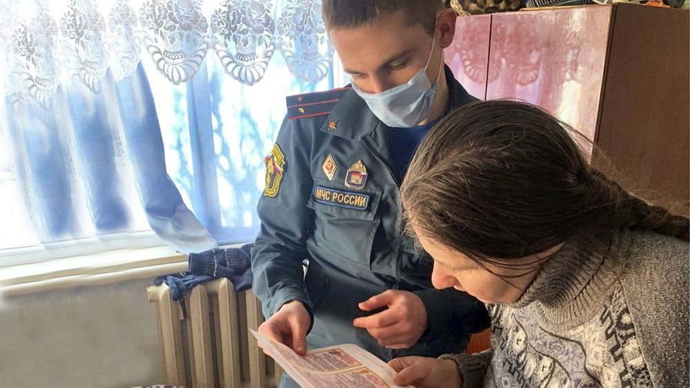 Датчики дыма установили в домах многодетных семей в Крыму