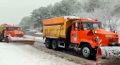 6 машин ведут расчистку Южнобережного шоссе от снега