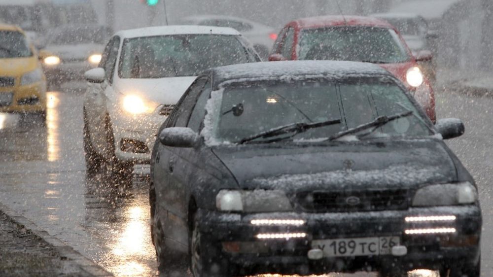 Из-за снегопада в Крыму объявили штормовое предупреждение