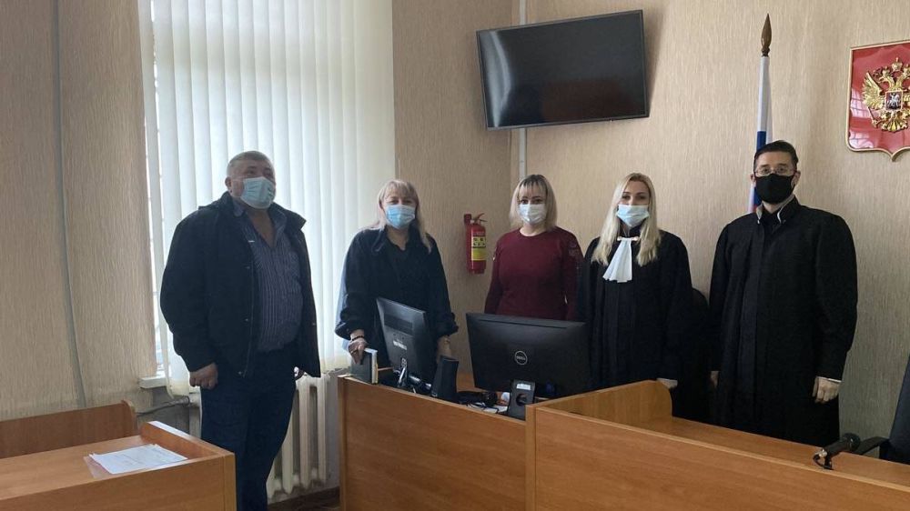 Людмила Назаренко провела рабочую встречу в Нижнегорском судебном районе с мировыми судьями и руководителями их аппаратов