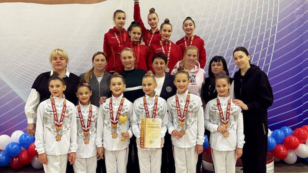 Крымские гимнастки завоевали медали окружных соревнований