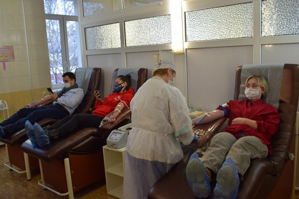 #МЫВМЕСТЕ: 16 крымских добровольцев стали донорами крови