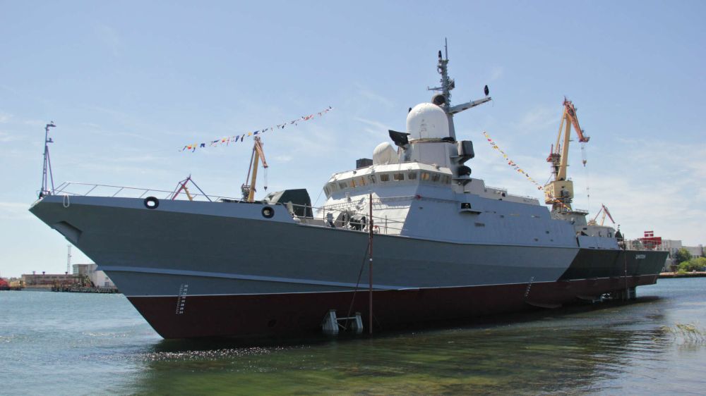 В Черном море испытывают новейший ракетный корабль "Циклон"