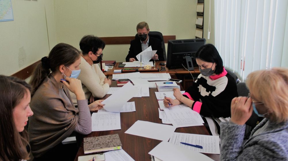 Состоялось заседание комиссии по повышению устойчивости функционирования организаций на территории Симферопольского района в мирное и военное время и при возникновении ЧС