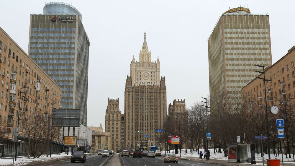 Лавров не исключил эвакуацию российских дипломатов из Украины