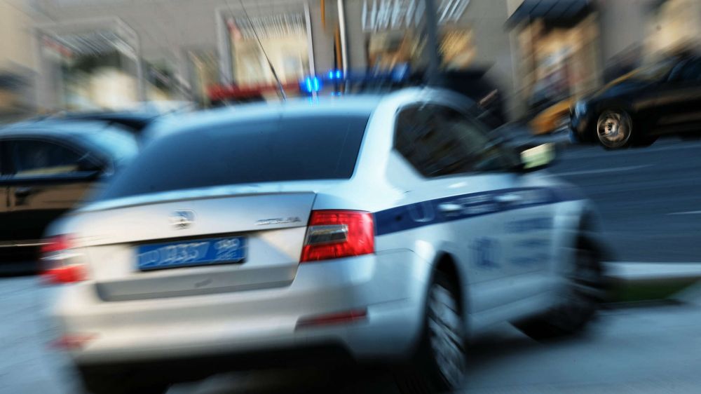 В Крыму пьяный полицейский протаранил служебное авто своих коллег