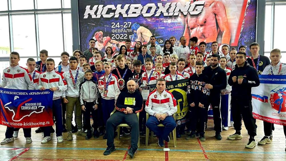 Крымские кикбоксеры завоевали медали чемпионата и первенства ЮФО
