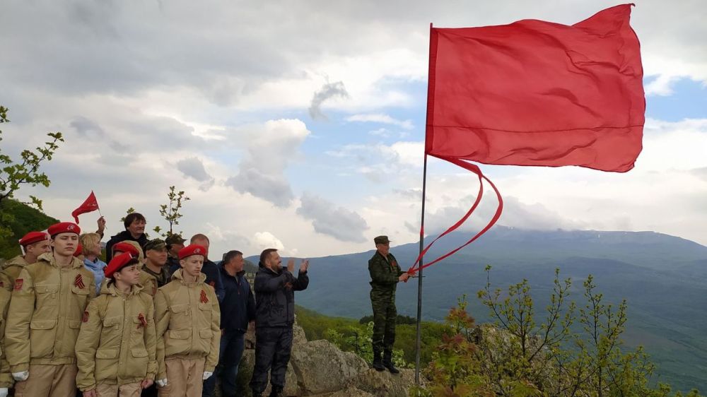 Алушта над алуштой